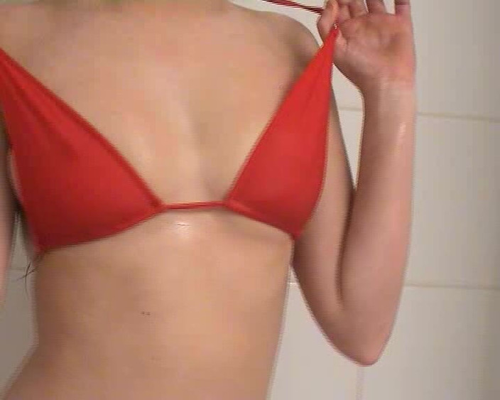 My intimacy: シャネルの赤いビキニ