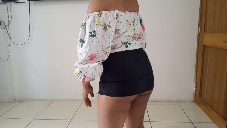 PATY PATY: The Naughty Stepdaughter Doing Crazy Things with Her Body Undressing...