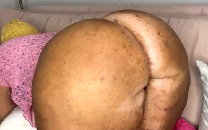Big black clapping booties: Masturbare până la Extrem de grozav, episodul 1022