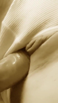 이웃의 자지를 처음으로 따먹는 부드러운 보지