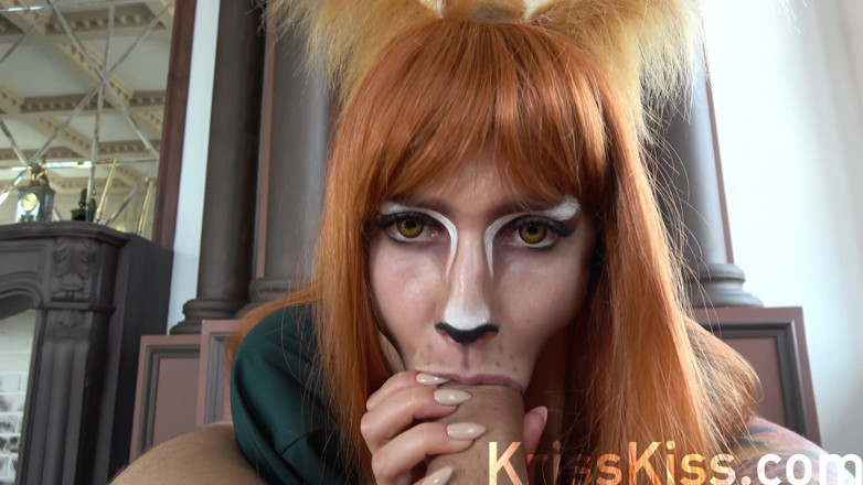 Kriss Kiss: コスプレ角質キツネ吸い巨大なコック, 口の中に射精, 4K