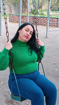 Sallanmama yardım edebilir misin bebeğim? Beni arkadan daha sert it
