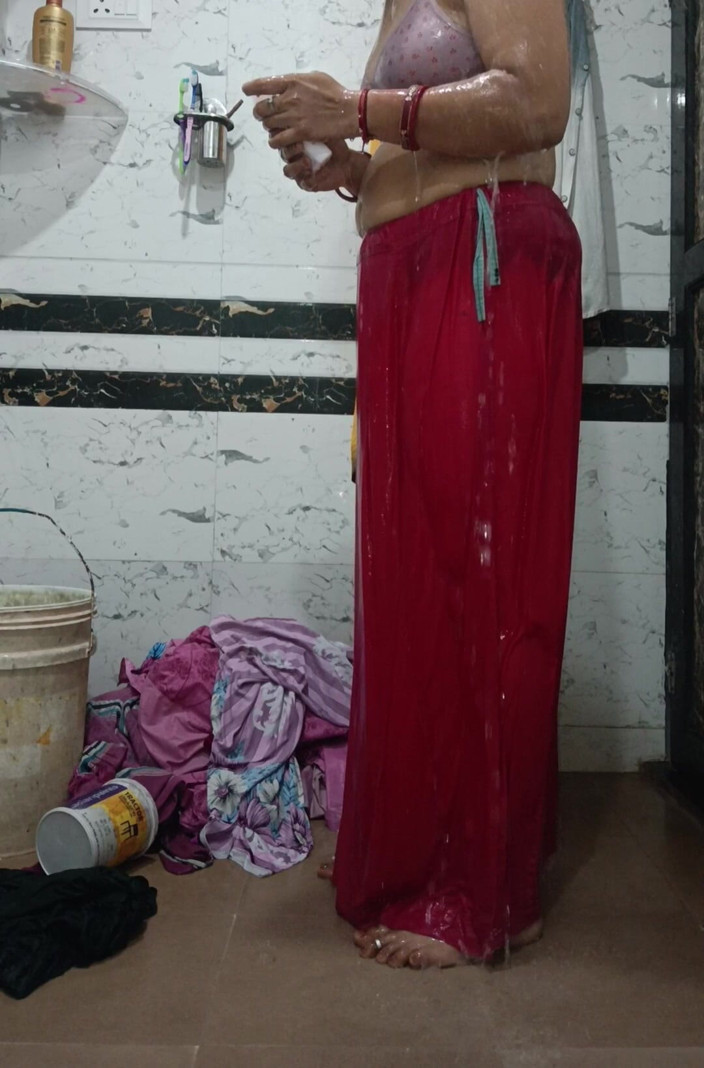 Priyahot77: Priya si kakak ipar india dengan pantat bahenol lagi asik...