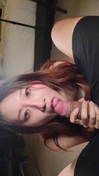 Pertemuan Vegas: Chloe Lin Miang Mengongkek Lelaki Yang Baru Dia Temui