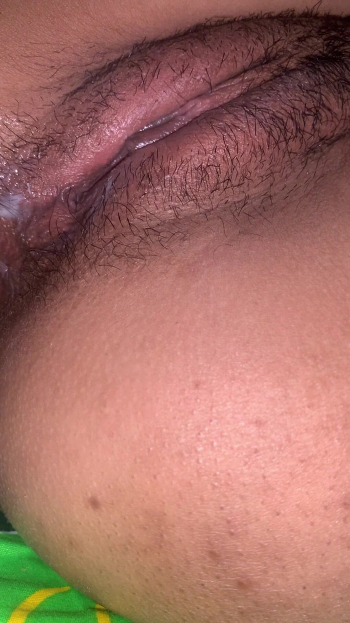 Indo Girl: Tıraşlı kafalı bir kızı sikiyorum.