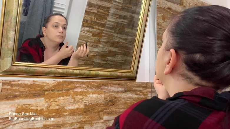 Big Bouncing Boobies: Mia la plantureuse BBW dans une action sexuelle au téléphone