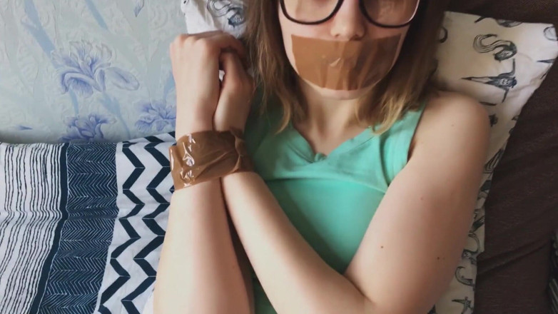 My Little Betsy: Pequena estudante não esperava tal virada de eventos - Ep. 3