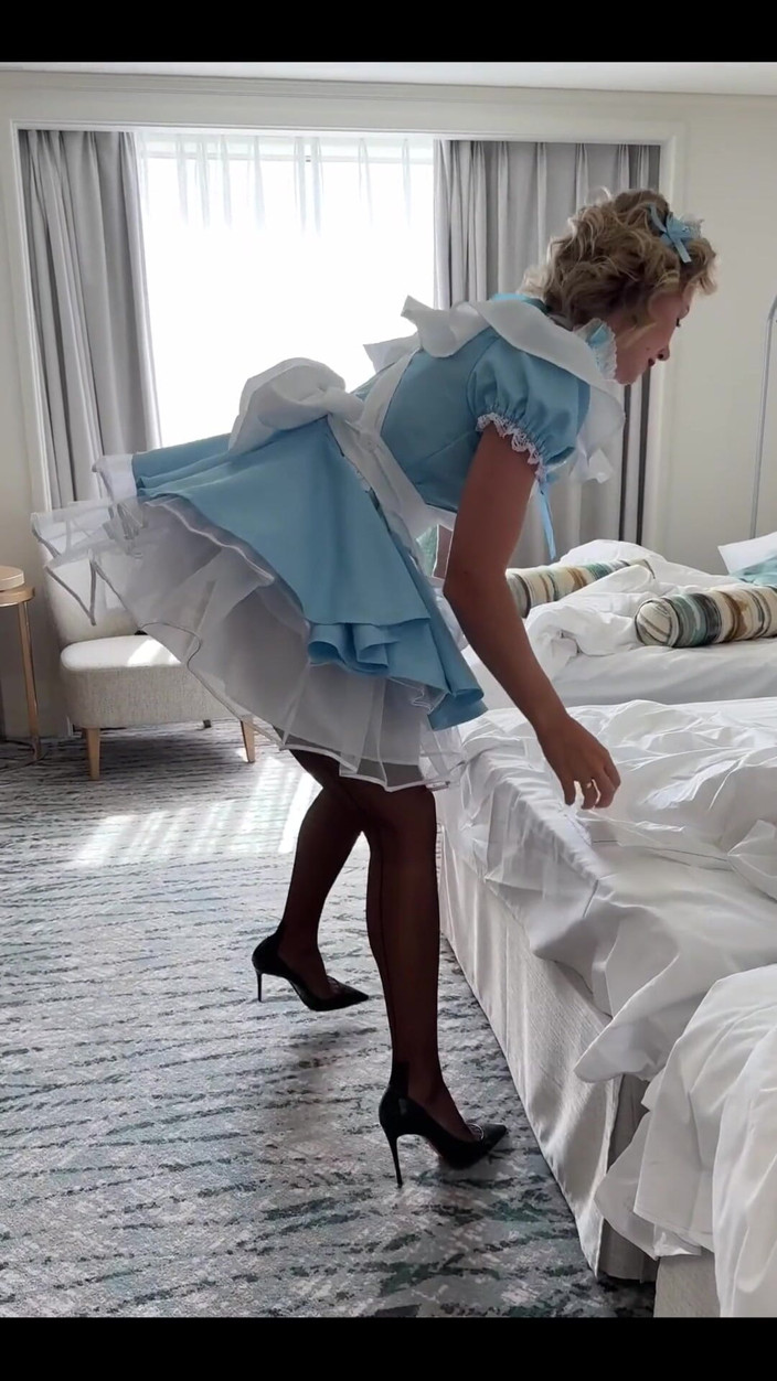 Angel The Dreamgirl: Il mio nuovo vestito da cameriera