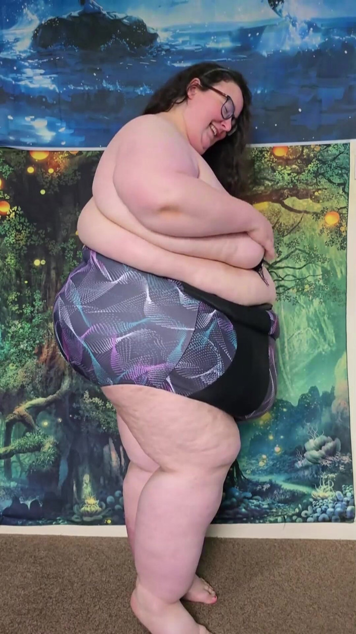 SSBBWLadyBrads: SSBBw dea grassa costume da bagno prova