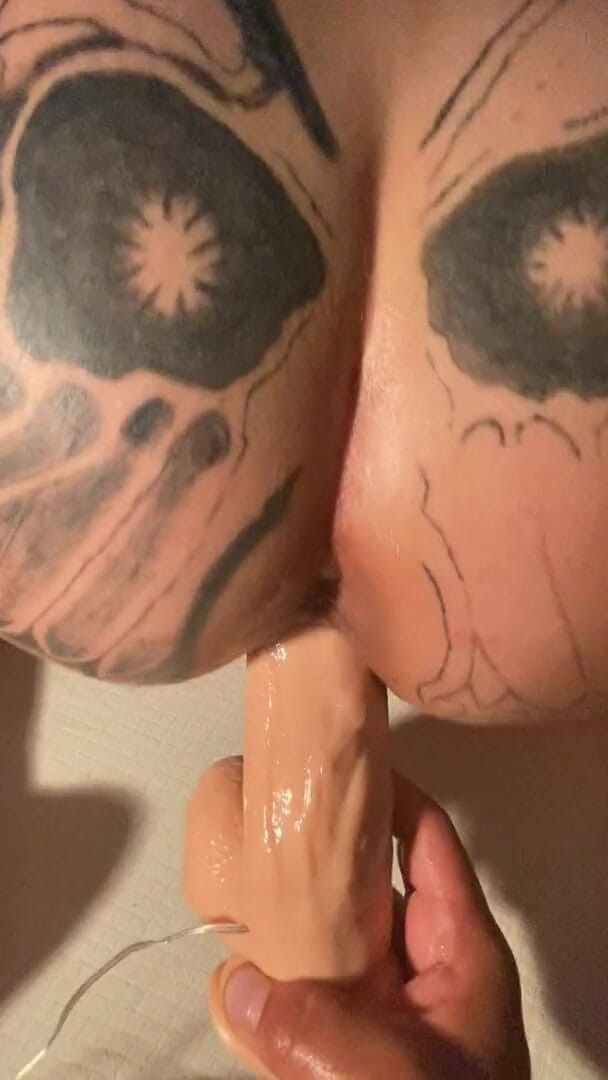 MzKiTTy91: Pawg wife rides on 12 inch monster cock