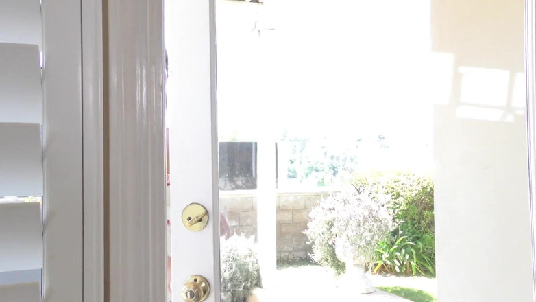 Perv Milfs n Teens: Vivian Taylor arkadaşının üvey babasının göt deliğini yalıyor