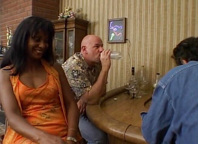 Black Jass: Kleine ebenholz-titten hart gefickt