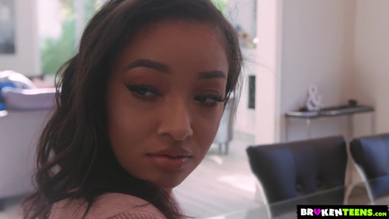 Broken teens: BrokenTeens - 浅肤色的乌木Scarlett Bloom太分心了而无法研究