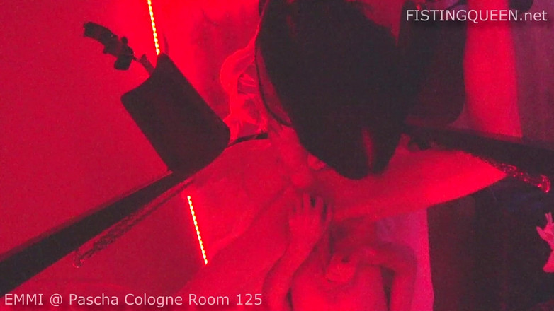 FISTINGQUEEN: 女主调教拳交在德国妓院深处的极端肘部
