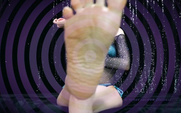 Rebecca Diamante Erotic Femdom: Hipnotizante adoração do pé nu