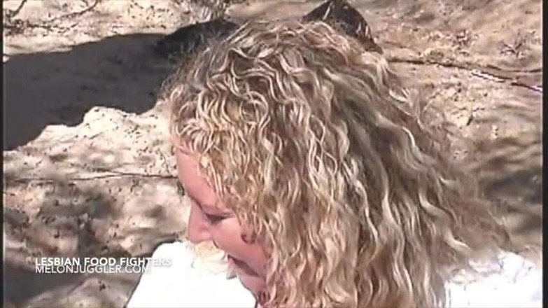 Real Plump Lesbians: Two lesbians in wet and messy outdoor action