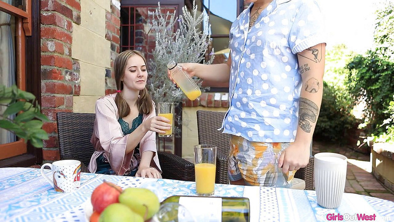 Girls Out West: Three lesbian girlfriends lick hairy pussies and play with anal...