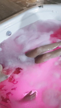 Venusss and Mia Kissing in Bathtub