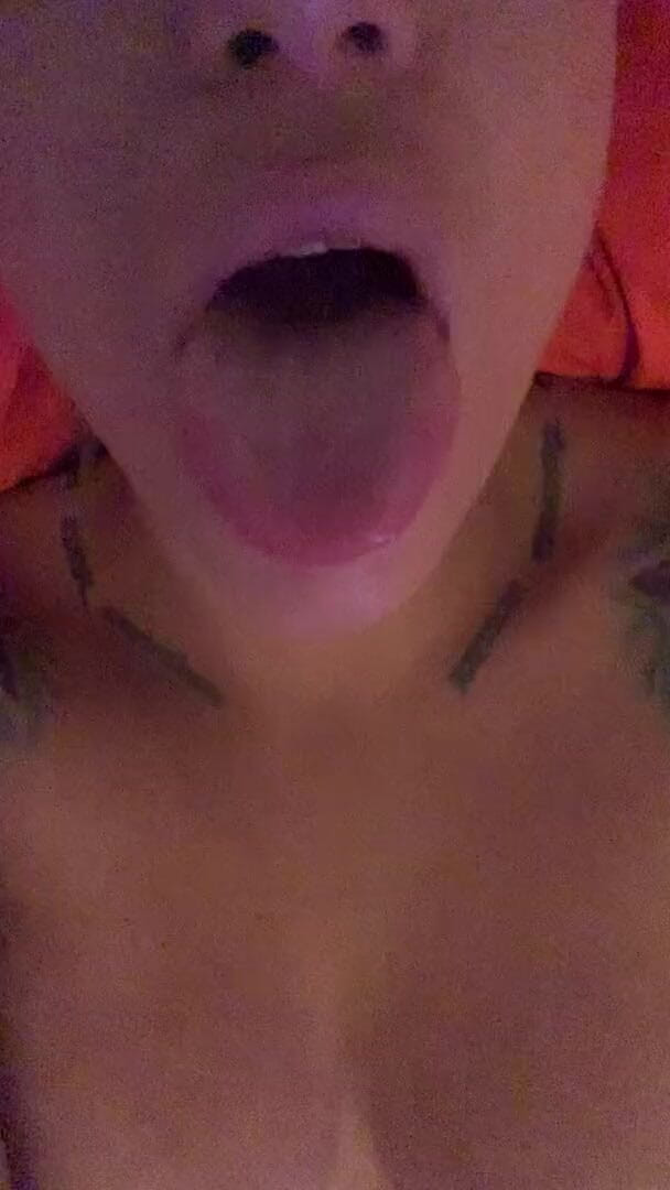 Aris Dark: Sexy masturbace s vibrátorem zblízka