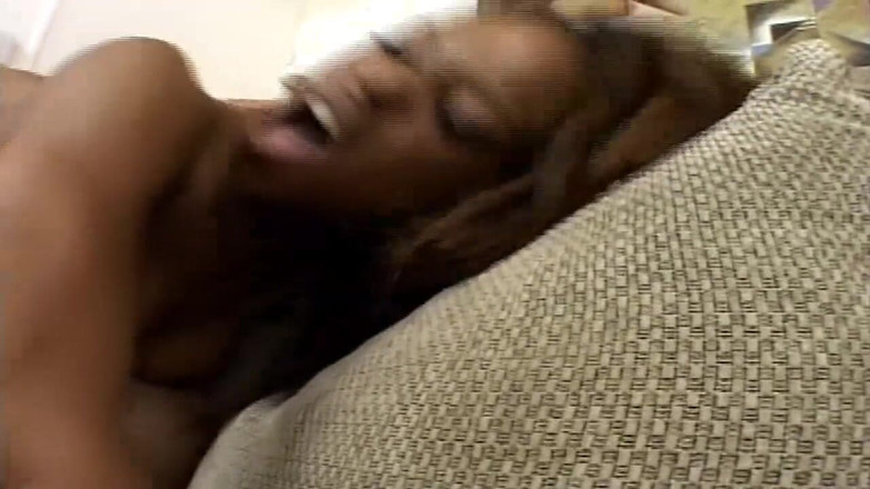 RetroTrashX: 黑美人在两个洞里都很难