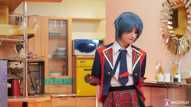 Nu Cosplay: 青い髪のガーリーなサーシャ・ペイジは彼女のタイトな小さな猫をファックするのが大好きです