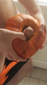 Francouzská Dvojčata šukají dýni, nejlepší zelenina na šukání (halloween video)