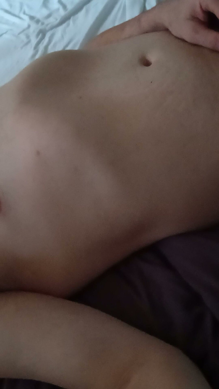 Hottieboy77: Băiatul are sughițuri