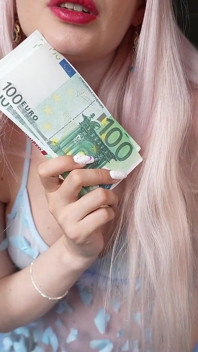 給料をください!先月の金融ドム妊娠中のブロンド