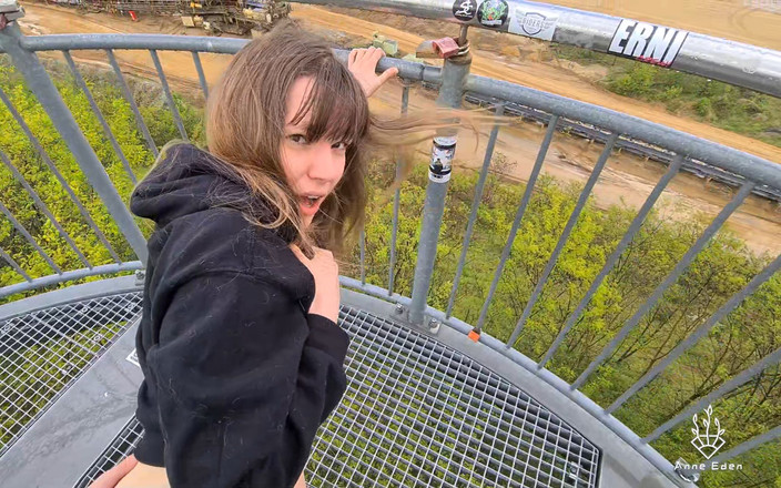 Anne Eden: Найризикованіший камшот на швидку руку в громадському оглядовому майданчику