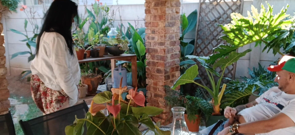 Bigjoefuckalott: Divertimento all'aria aperta con la moglie troia della mia vicina...