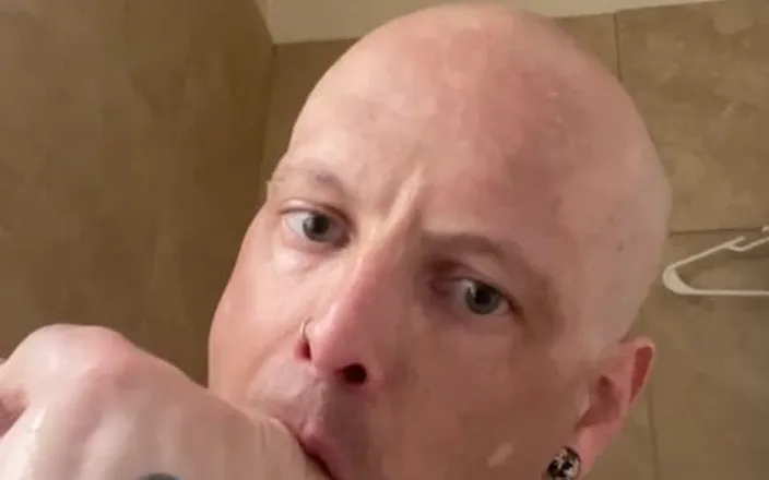 Nykwill Garbeau: Flashing My Dick in Shower for Roommate