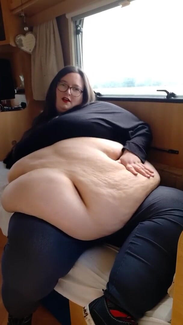 SSBBWLadyBrads: 캐러밴 벨리 플레이