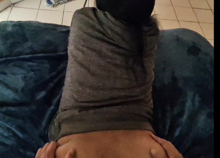 Moo DBOXXX: ฉันเช็ดตูดเขาและเย็ดเมียของเพื่อนบ้านต่อไป!