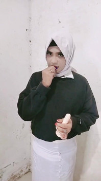 Sissy Hijab with Chastity Cage and Streching My Asshole