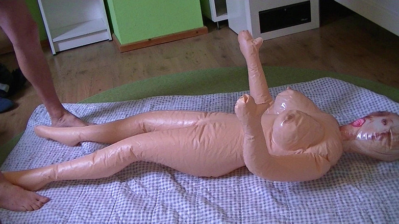 Mark Hannes: Sexdockor knullar onani