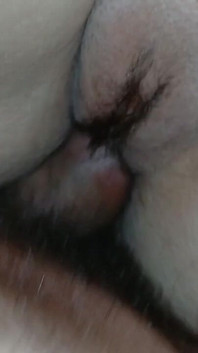 C’est sympa quand la bite s’étire le matin dès que je me réveille !
