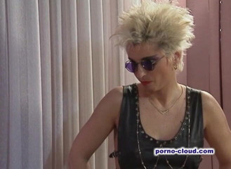 Porno Cloud: Extrem ladys in pee action - DVD