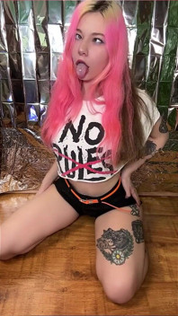Ahegao trêu chọc tóc hồng