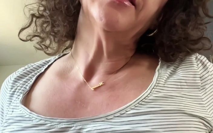 YourFavoriteMommy: Ta voisine devient ta belle-mère