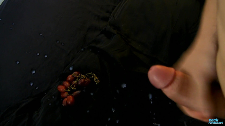 Zack Randall: Zack diventa fruttato con il prepuzio!