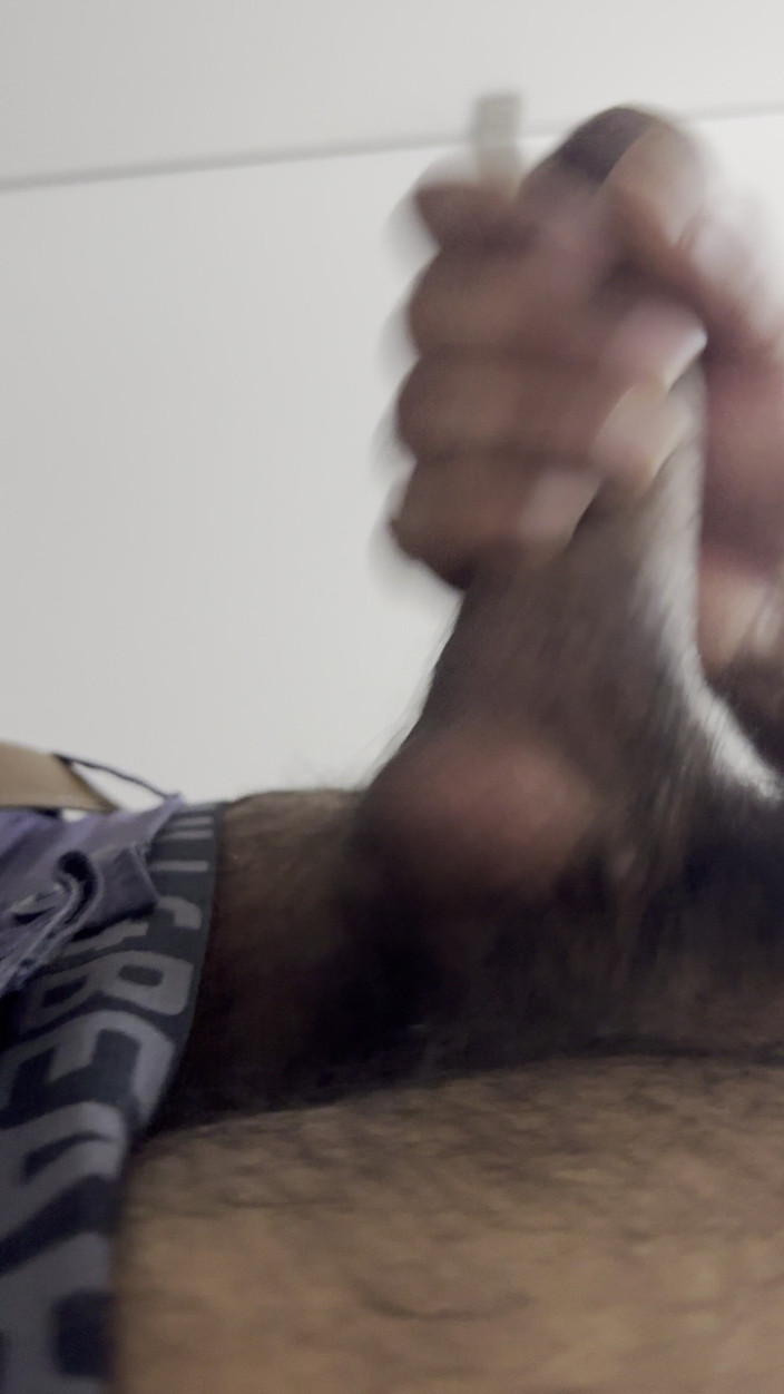 Wesley Fudedor: in einer öffentlichen toilette