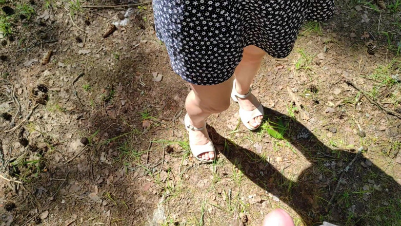 S-Wife Katy: O curvă căsătorită s-a pierdut în pădure, a ajutat-o și a fost...