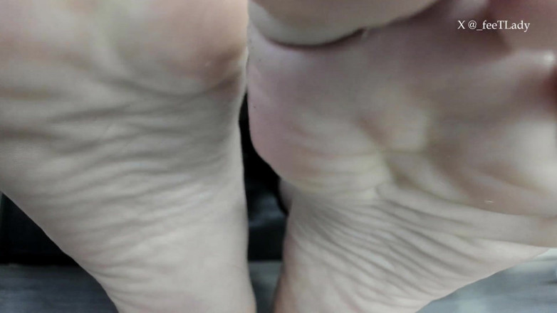 Feet lady: Пилюча, з запахом, прямо перед обличчям