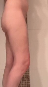 Matură sexy excitată a condus rușinea dușuri și vrea sperma ta fierbinte