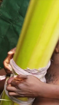 Masturbator znów z babką gorącą spermą