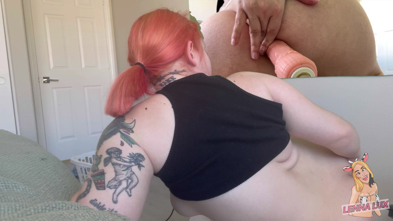 Lenna Lux: Machine à baiser, pratique anale