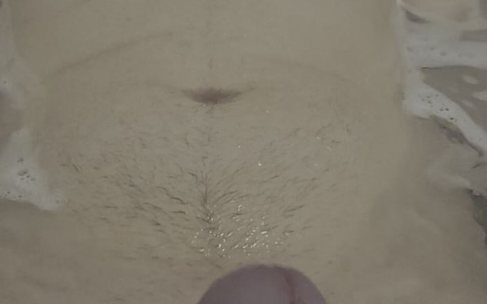Ungi8961: Mein partner befriedigt mich in der badewanne