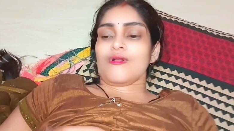 Janvibhabhii: 印度潘贾比女孩被她的继兄弟性交，印度女孩janvi bhabhi做爱