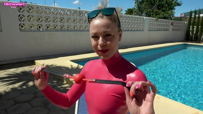 UKCuteGirl Lucy Lauren: Sunbathing Gagged in Latex - Shiny Messy Drool Whore
