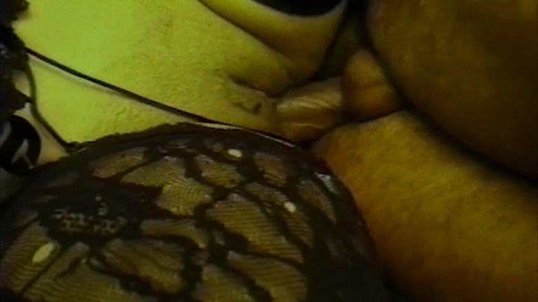 Bangora MILFs: Unersättliche brünette MILF reitet dicken schwanz wild